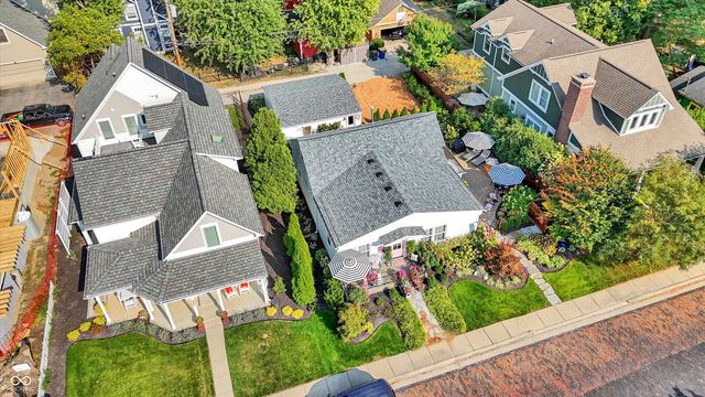 285 N Main Street, Zionsville, IN 46077