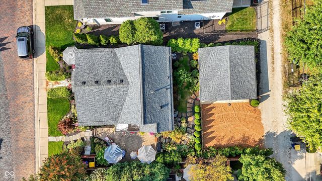 285 N Main Street, Zionsville, IN 46077