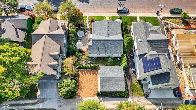 285 N Main Street, Zionsville, IN 46077