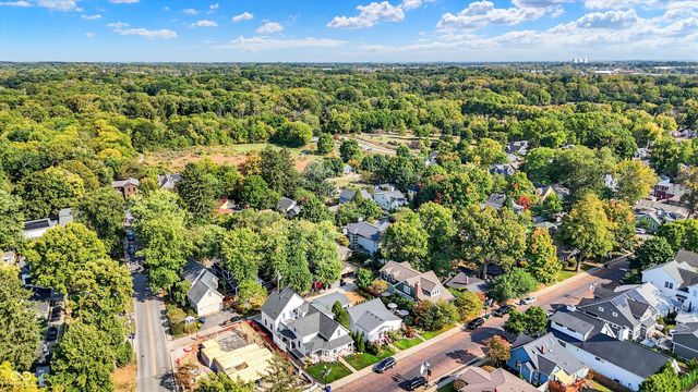 285 N Main Street, Zionsville, IN 46077