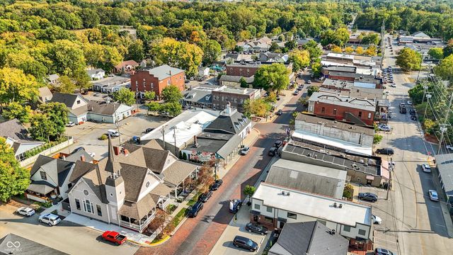 285 N Main Street, Zionsville, IN 46077