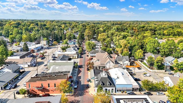 285 N Main Street, Zionsville, IN 46077