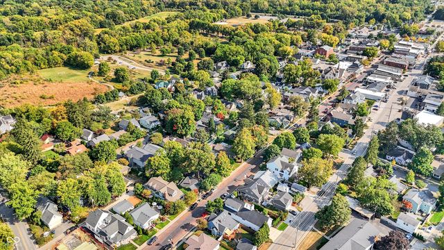 285 N Main Street, Zionsville, IN 46077