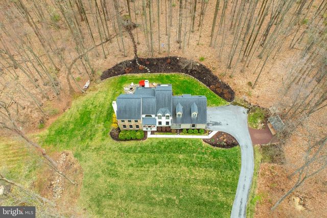 32 MCLEOD POND RD, Glenmoore, PA 19343