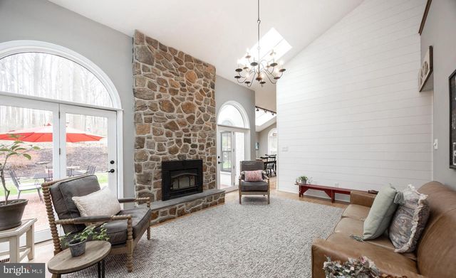 32 MCLEOD POND RD, Glenmoore, PA 19343