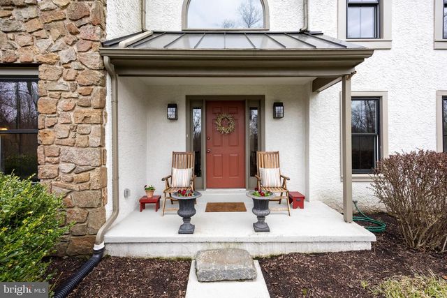 32 MCLEOD POND RD, Glenmoore, PA 19343