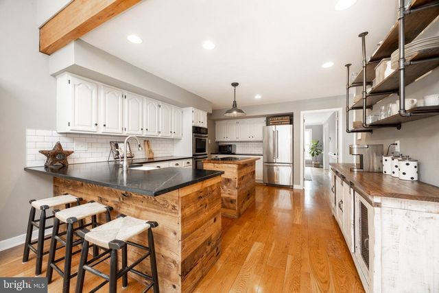 32 MCLEOD POND RD, Glenmoore, PA 19343