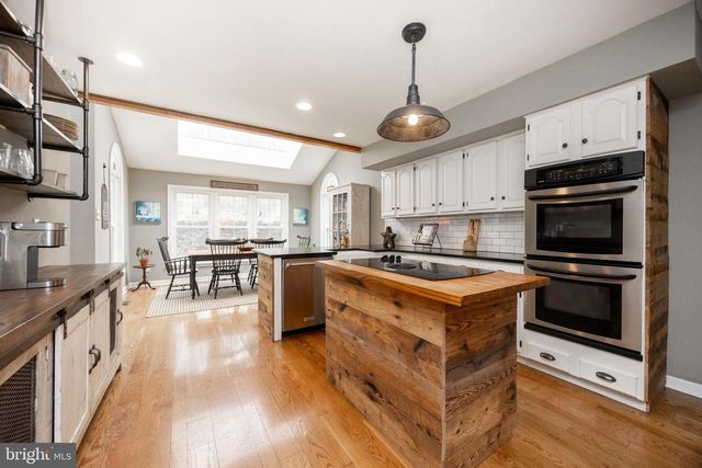 32 MCLEOD POND RD, Glenmoore, PA 19343