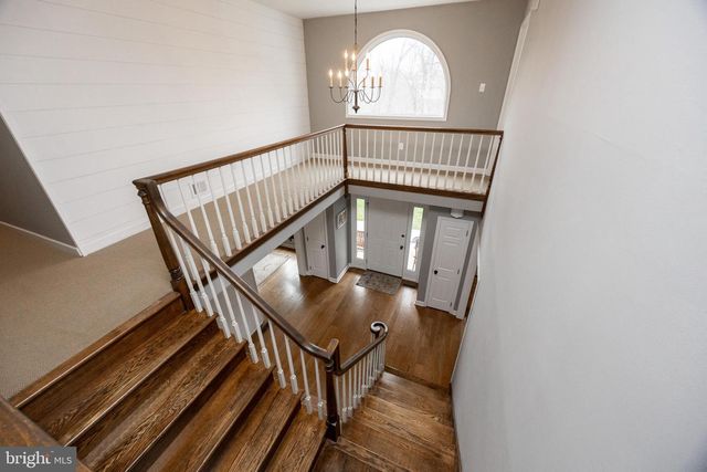 32 MCLEOD POND RD, Glenmoore, PA 19343