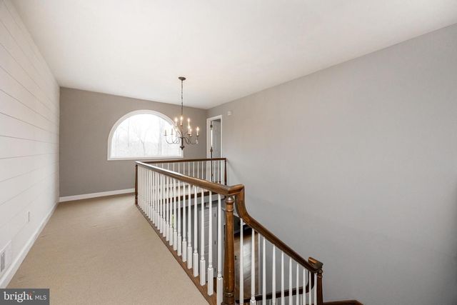 32 MCLEOD POND RD, Glenmoore, PA 19343
