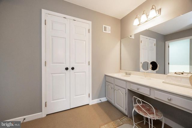 32 MCLEOD POND RD, Glenmoore, PA 19343