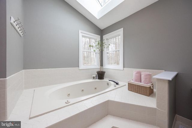 32 MCLEOD POND RD, Glenmoore, PA 19343
