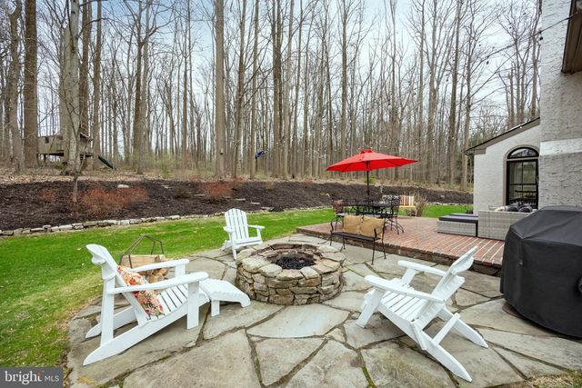 32 MCLEOD POND RD, Glenmoore, PA 19343