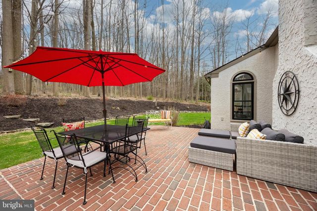 32 MCLEOD POND RD, Glenmoore, PA 19343