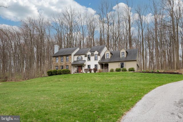 32 MCLEOD POND RD, Glenmoore, PA 19343
