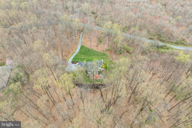32 MCLEOD POND RD, Glenmoore, PA 19343