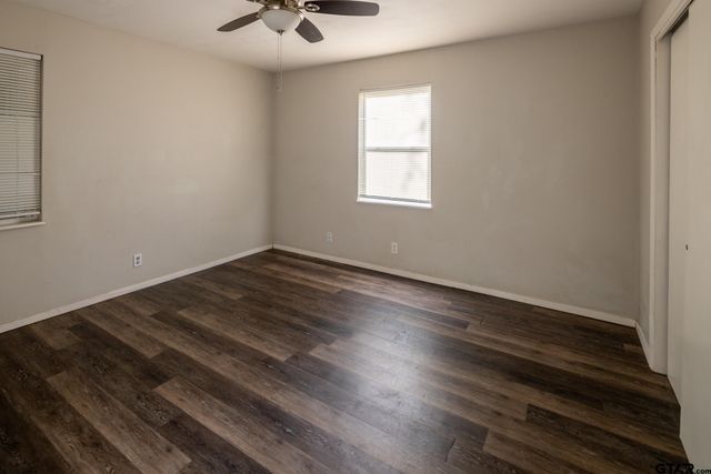 202 Hollywood St, Arp, TX 75750