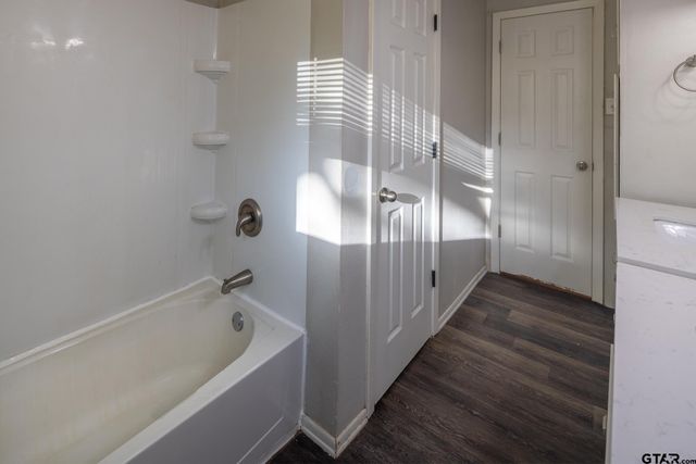 202 Hollywood St, Arp, TX 75750