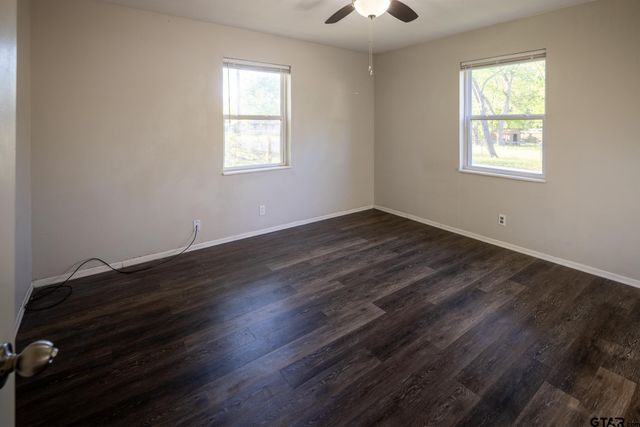 202 Hollywood St, Arp, TX 75750
