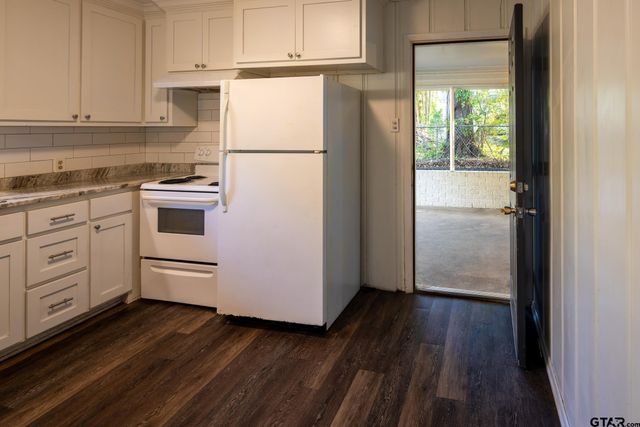 202 Hollywood St, Arp, TX 75750