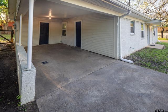 202 Hollywood St, Arp, TX 75750