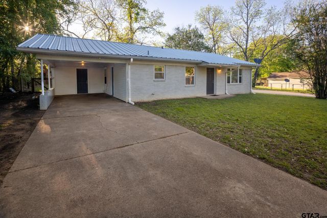 202 Hollywood St, Arp, TX 75750