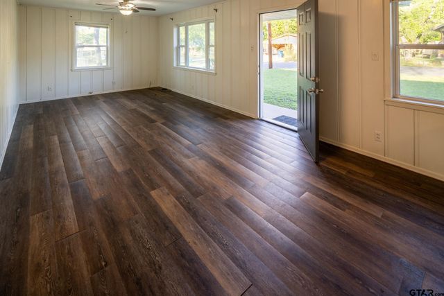 202 Hollywood St, Arp, TX 75750