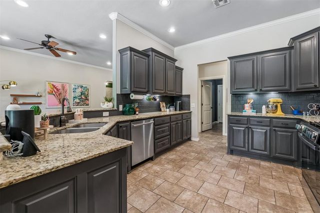 8308 Venezia Lane, Edmond, OK 73034
