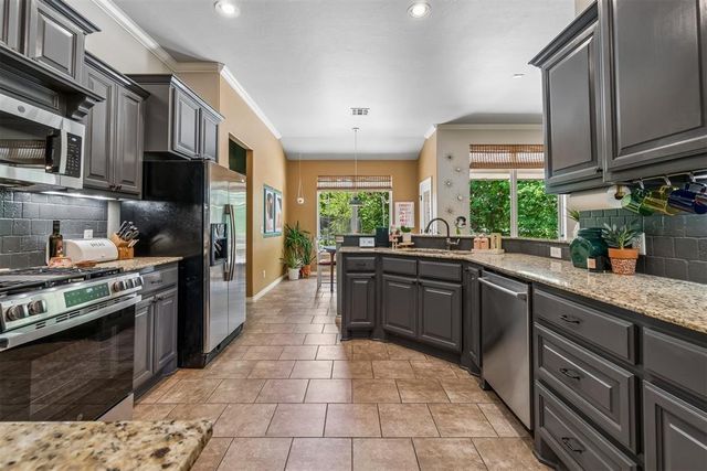 8308 Venezia Lane, Edmond, OK 73034