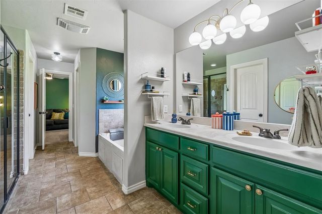 8308 Venezia Lane, Edmond, OK 73034