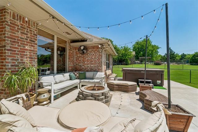 8308 Venezia Lane, Edmond, OK 73034