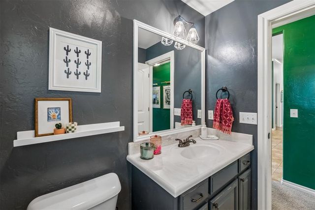 8308 Venezia Lane, Edmond, OK 73034