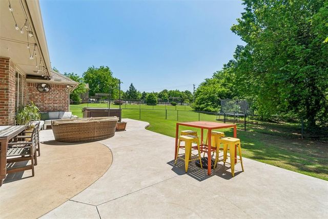 8308 Venezia Lane, Edmond, OK 73034
