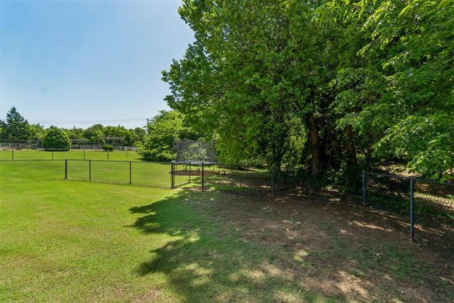 8308 Venezia Lane, Edmond, OK 73034