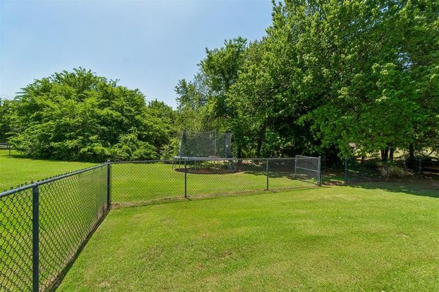 8308 Venezia Lane, Edmond, OK 73034