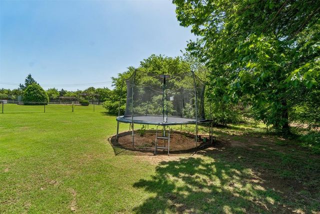 8308 Venezia Lane, Edmond, OK 73034