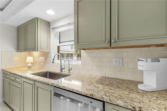 4126 Belair LN C4, Naples, FL 34103