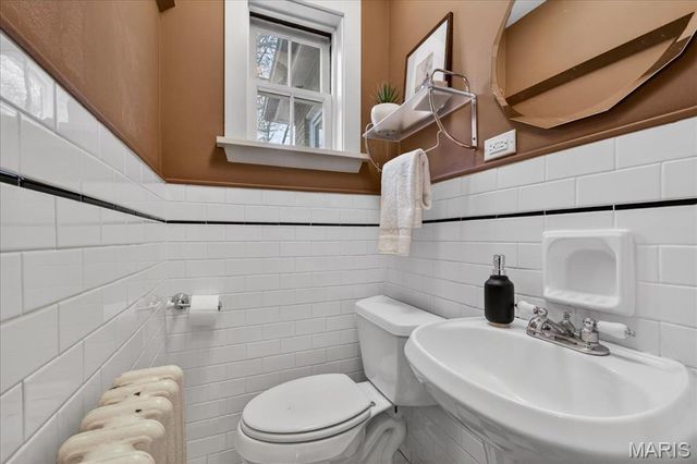 1026 Kirkham Avenue, Glendale, MO 63122