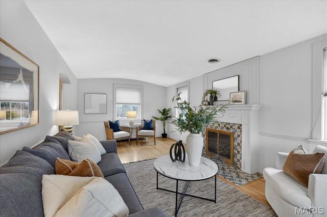 1026 Kirkham Avenue, Glendale, MO 63122