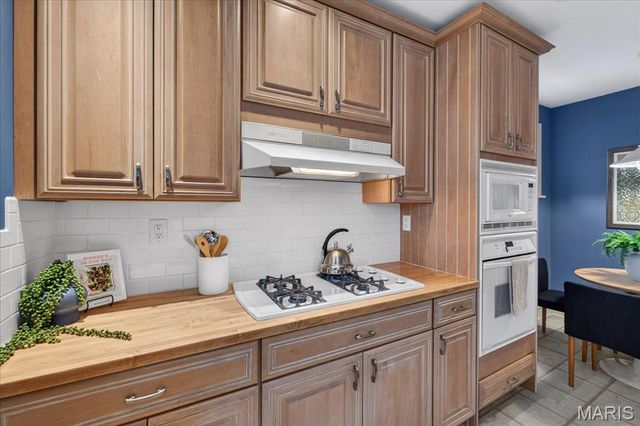 1026 Kirkham Avenue, Glendale, MO 63122