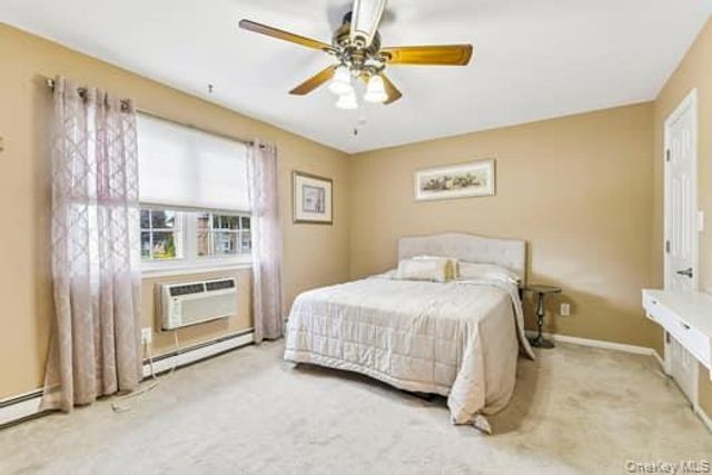15 Springwood Drive, North Babylon, NY 11703