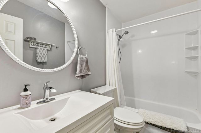 15 Springwood Drive, North Babylon, NY 11703