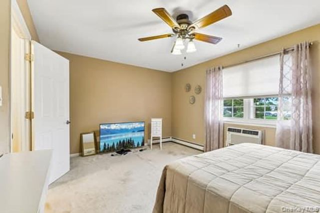 15 Springwood Drive, North Babylon, NY 11703