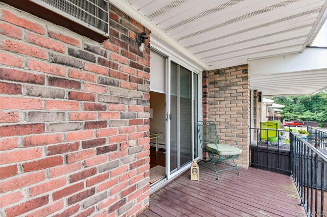 15 Springwood Drive, North Babylon, NY 11703