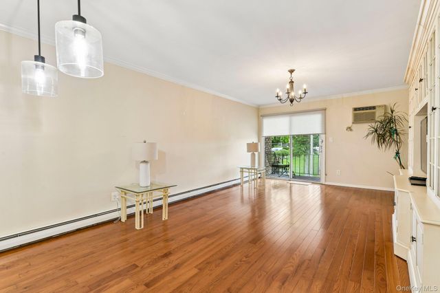 15 Springwood Drive, North Babylon, NY 11703