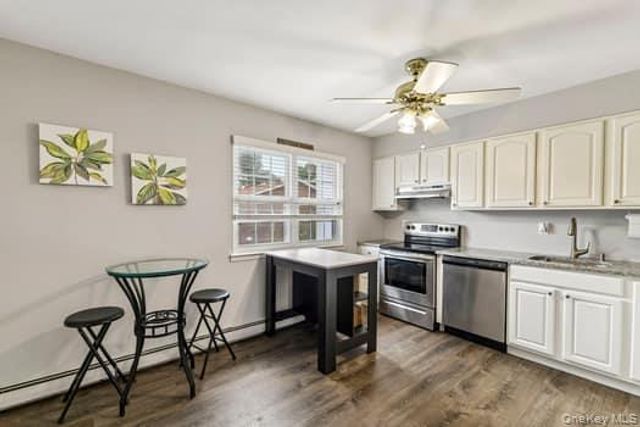 15 Springwood Drive, North Babylon, NY 11703