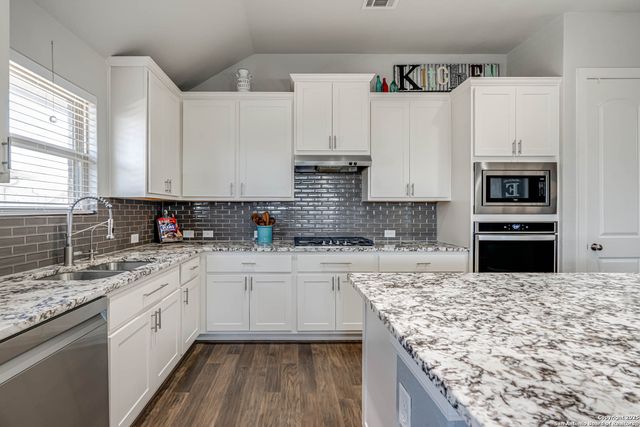 824 Silver Fox, Cibolo, TX 78108