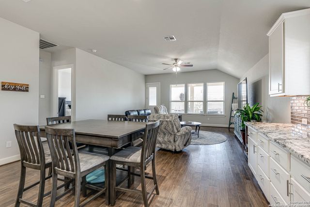 824 Silver Fox, Cibolo, TX 78108