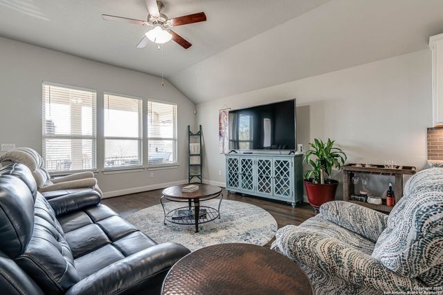 824 Silver Fox, Cibolo, TX 78108