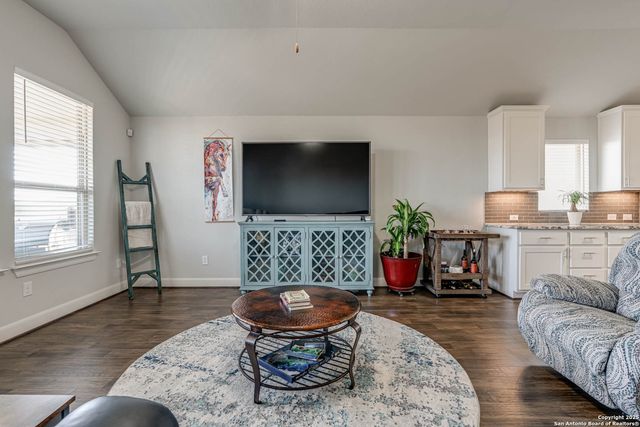824 Silver Fox, Cibolo, TX 78108